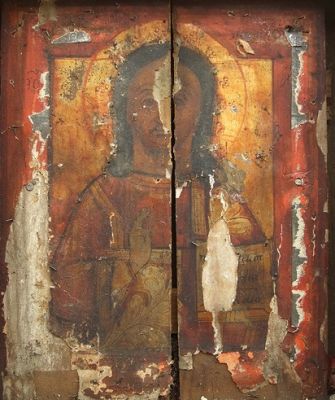 Иконы различных эпох и стилей, как в хорошем, так и в плохом состоянии