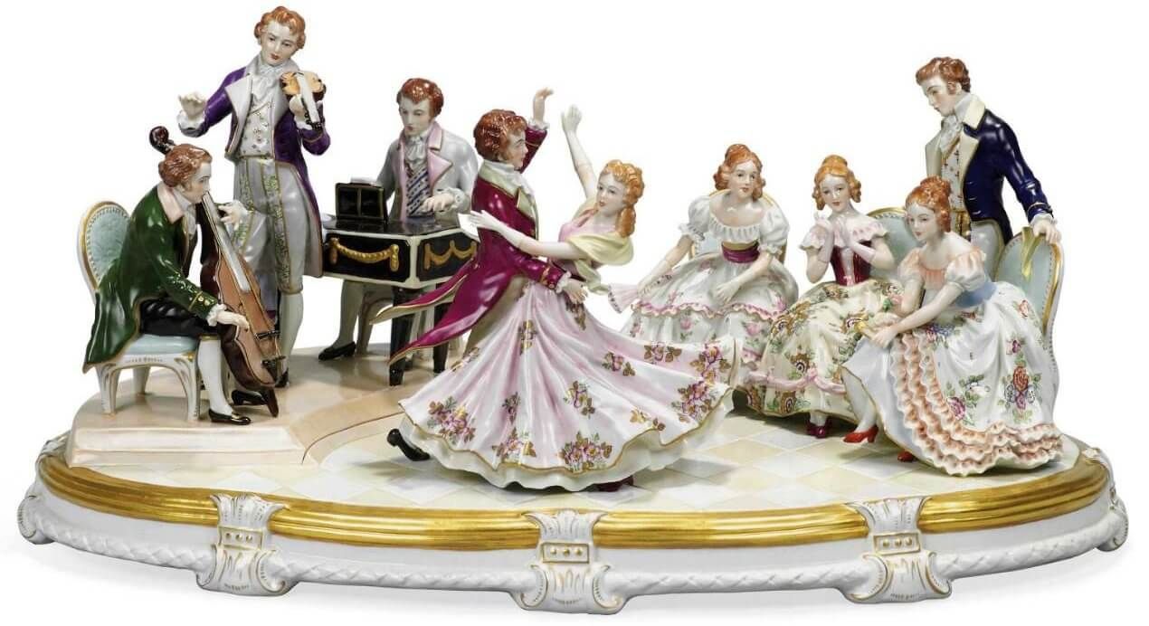 Скупка фарфоровых статуэток в Москве